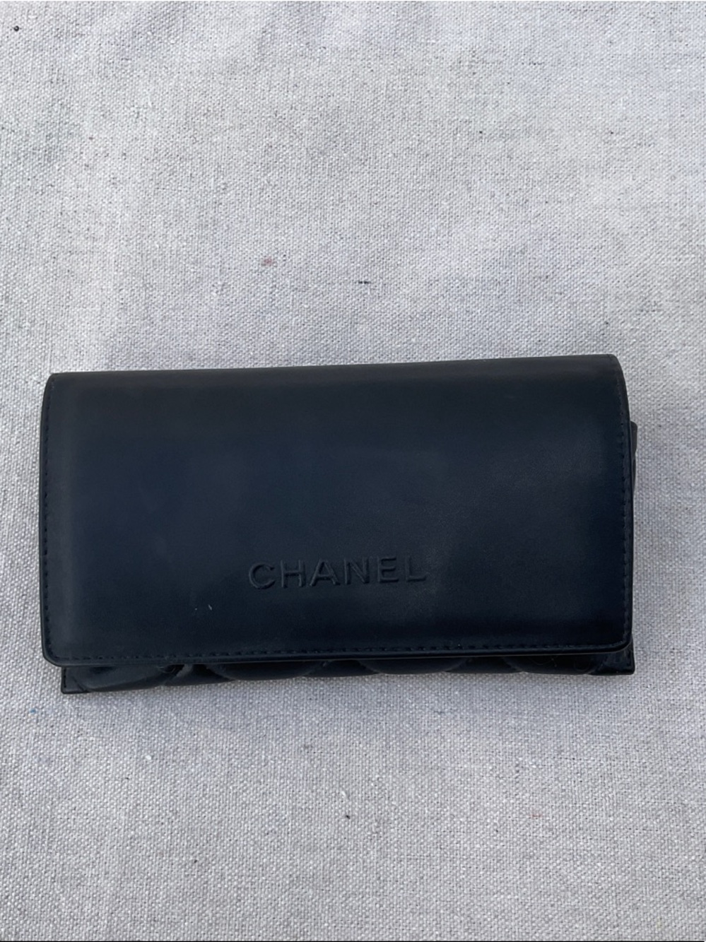 CHANEL Black Smooth Leather Continental Wallet